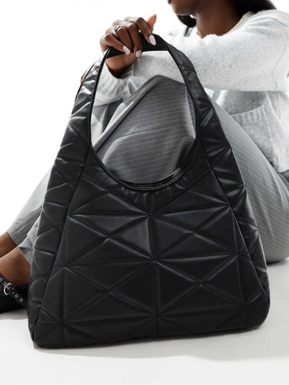 Glamorous Quilted Triangle-Pattern Black Shoulder Bag - Picture 3 of 3